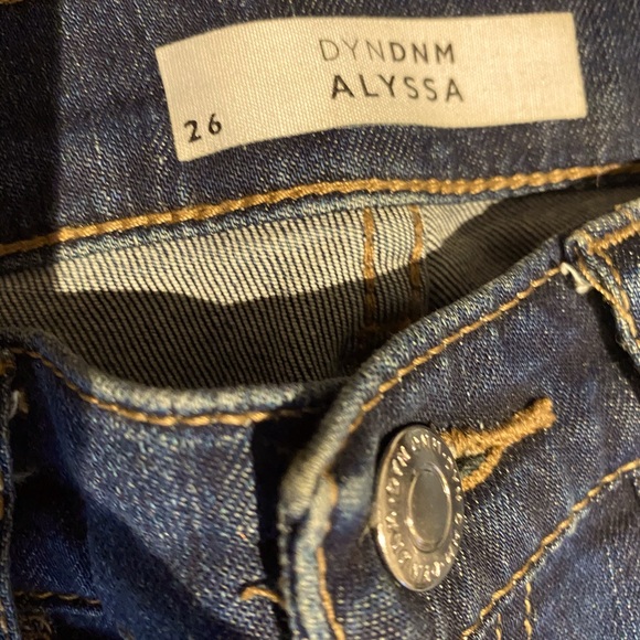 Mid Rise Alyssa Ripped Jeans - Picture 2 of 2